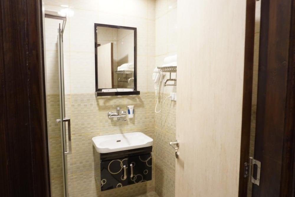 Grape Village Hotel Amman Exterior photo