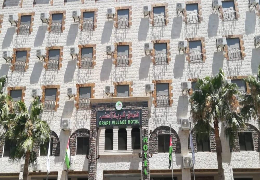 Grape Village Hotel Amman Exterior photo
